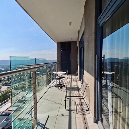 Menlyn Maine Apartments Pretoria Exterior photo