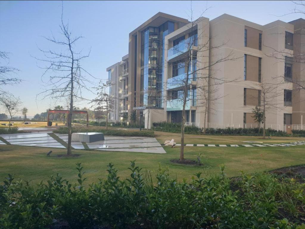 Menlyn Maine Apartments Pretoria Exterior photo