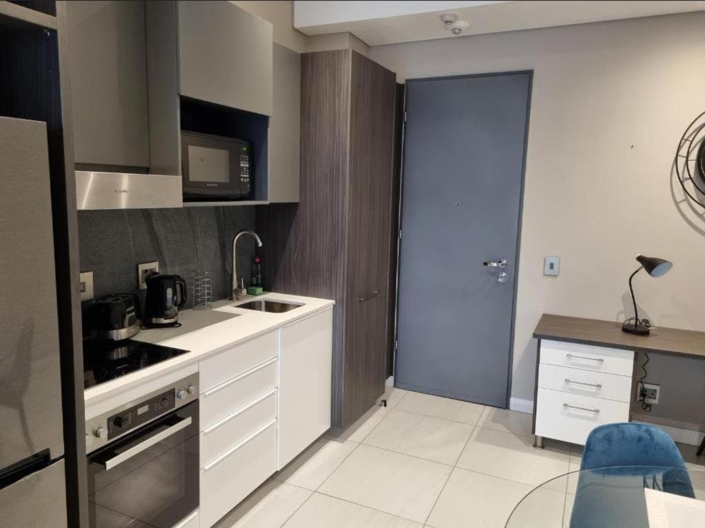 Menlyn Maine Apartments Pretoria Exterior photo