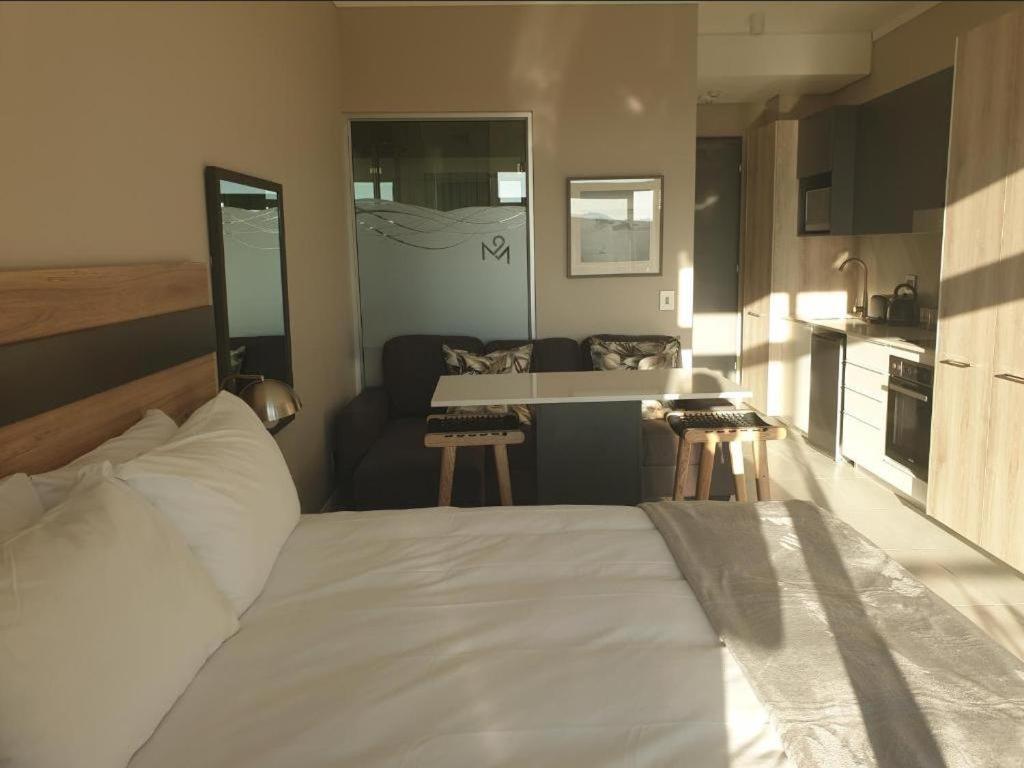 Menlyn Maine Apartments Pretoria Exterior photo