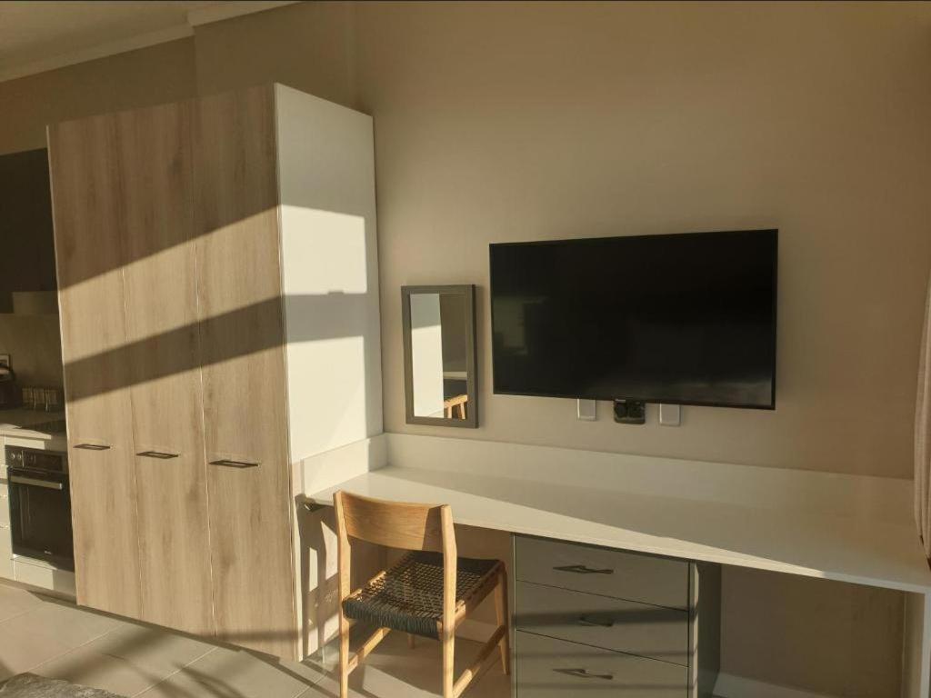 Menlyn Maine Apartments Pretoria Exterior photo