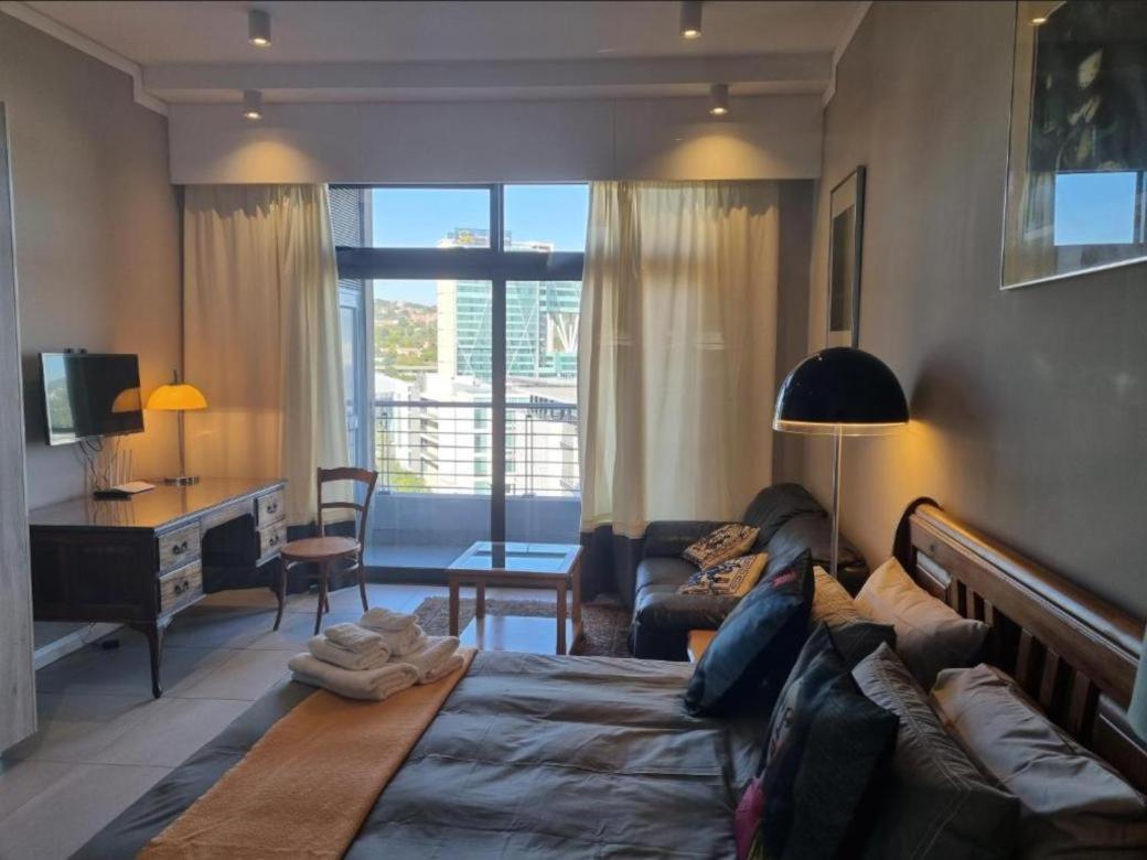 Menlyn Maine Apartments Pretoria Exterior photo